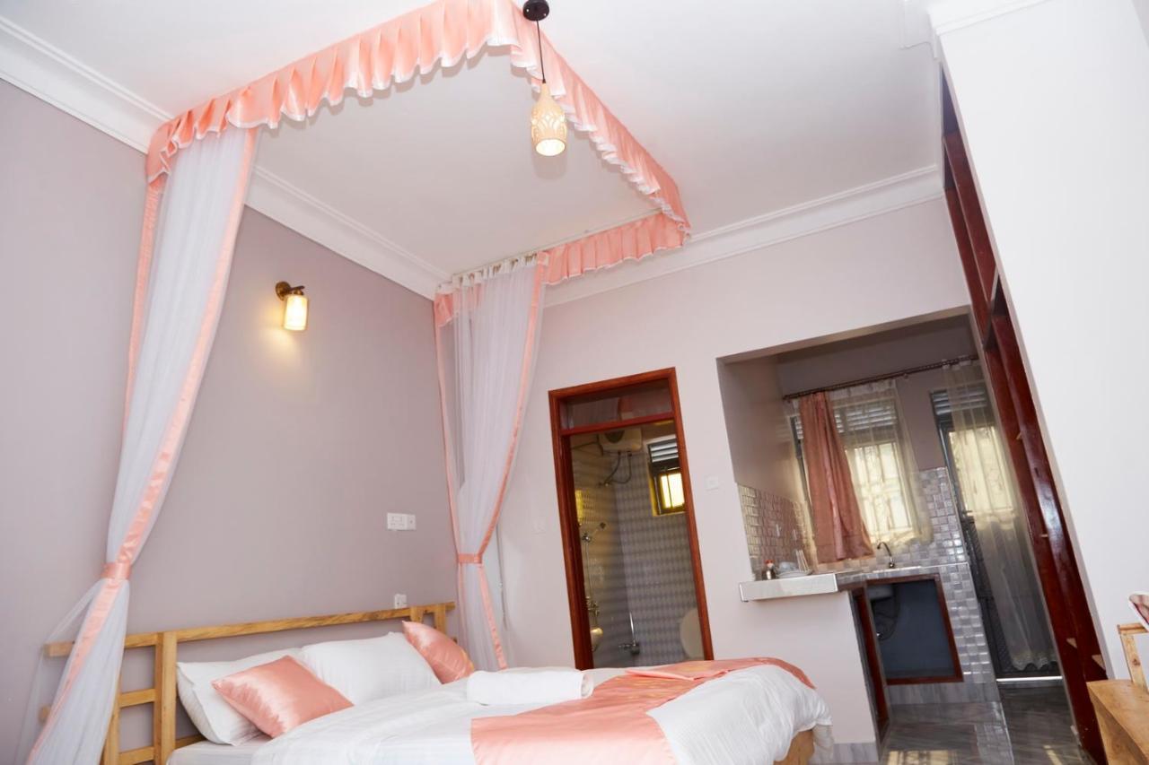 Westway Luxury Suites Mbarara Extérieur photo