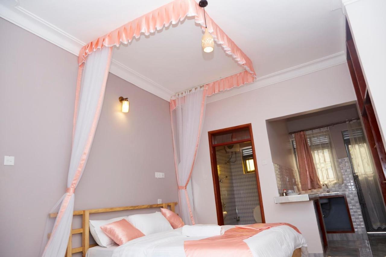 Westway Luxury Suites Mbarara Extérieur photo